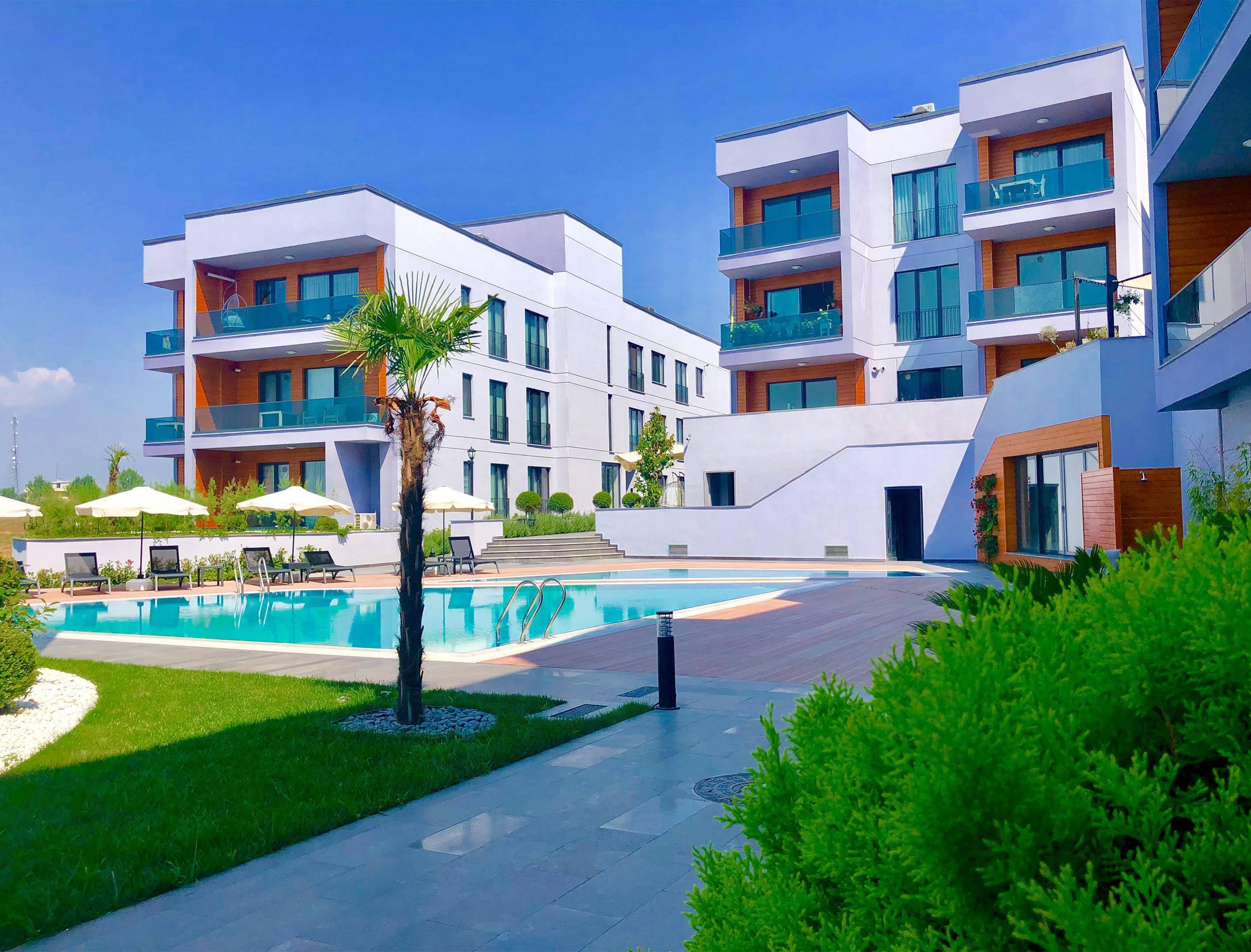 Green Hills Suites Ялова Екстериор снимка